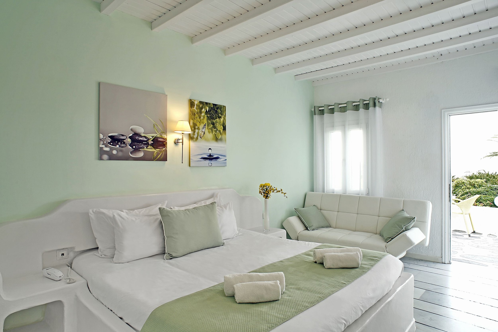 EVERGREEN, RETREAT, SIDE SEA VIEW, LIVING AREA
