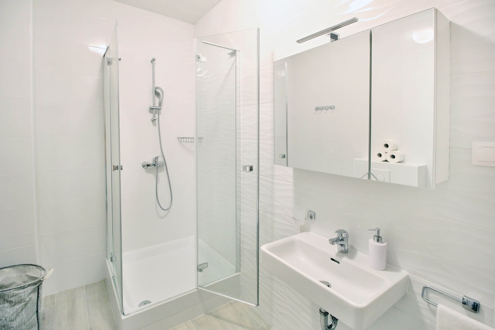 Bacan Family Apartments 24/29