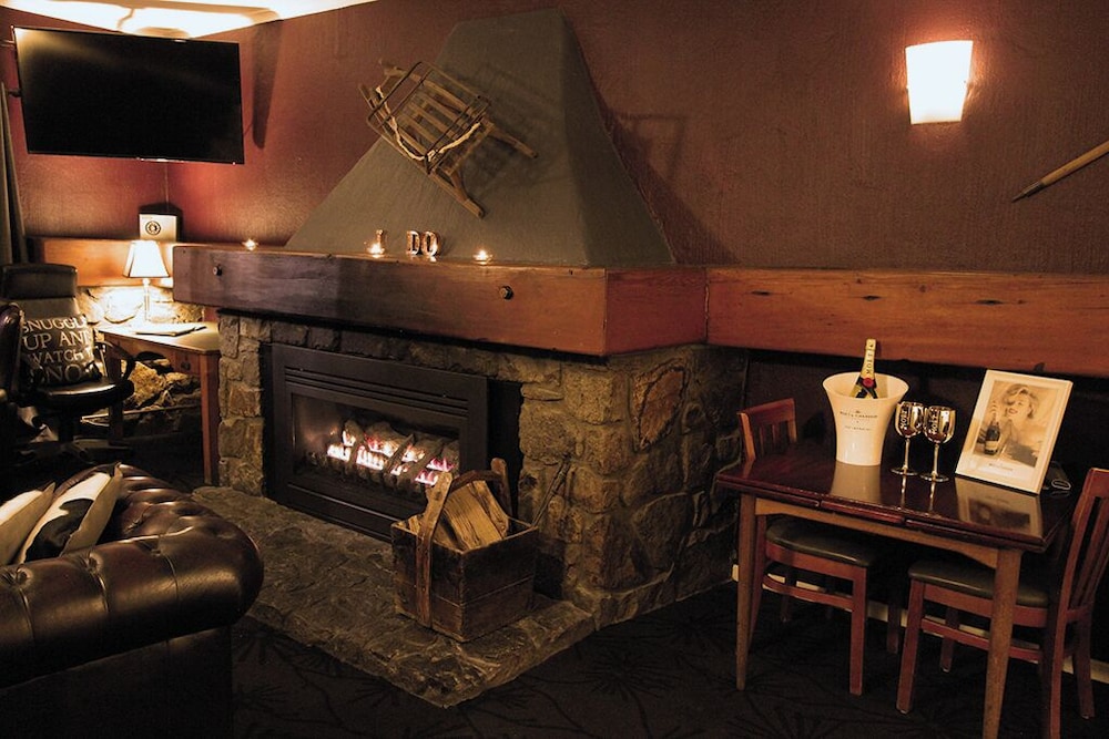 Bernti's Mountain Inn 23/33