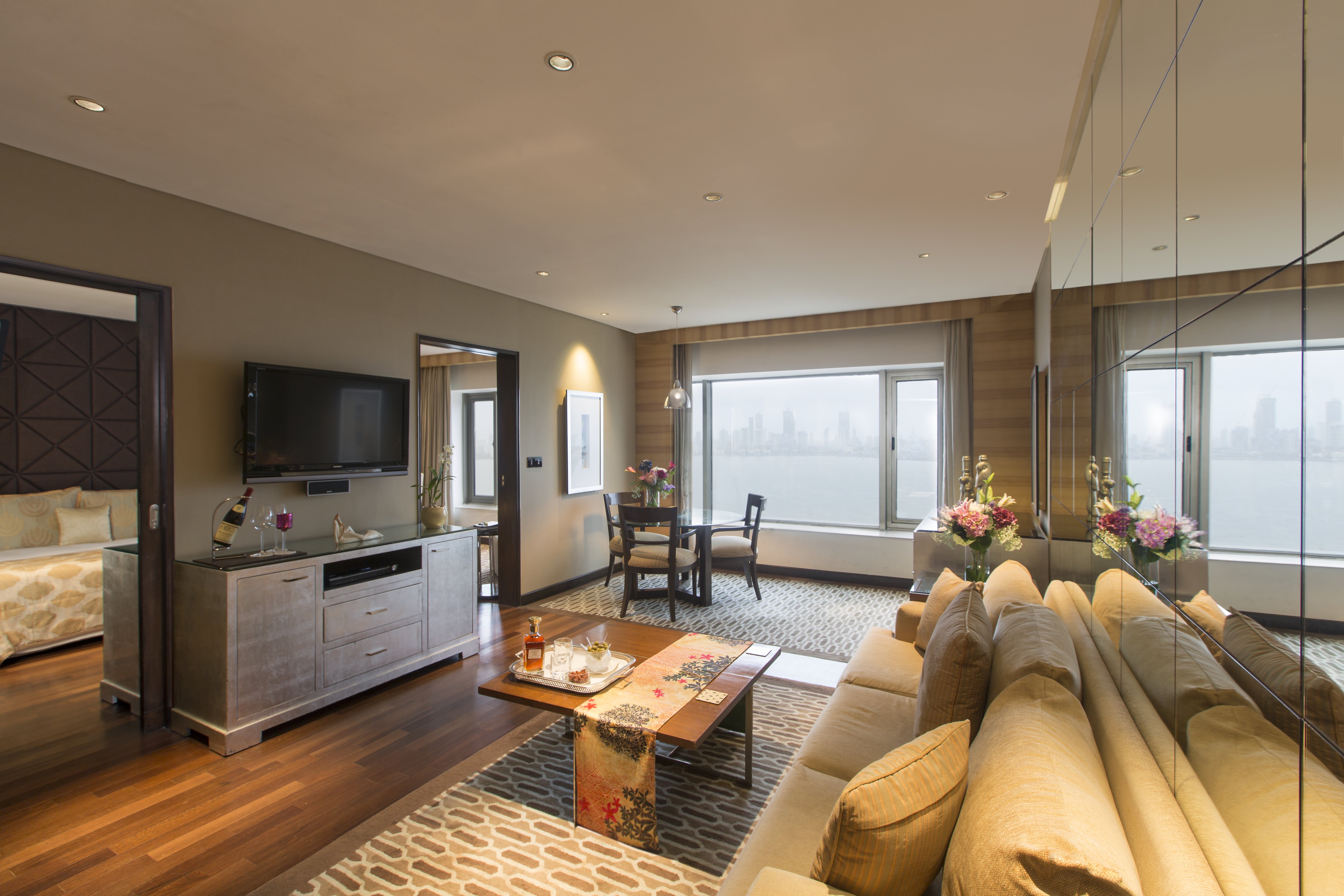 TAJ LANDS END 58/84