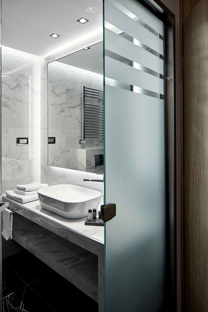 Antigon Urban Chic Hotel by GHH 67/67