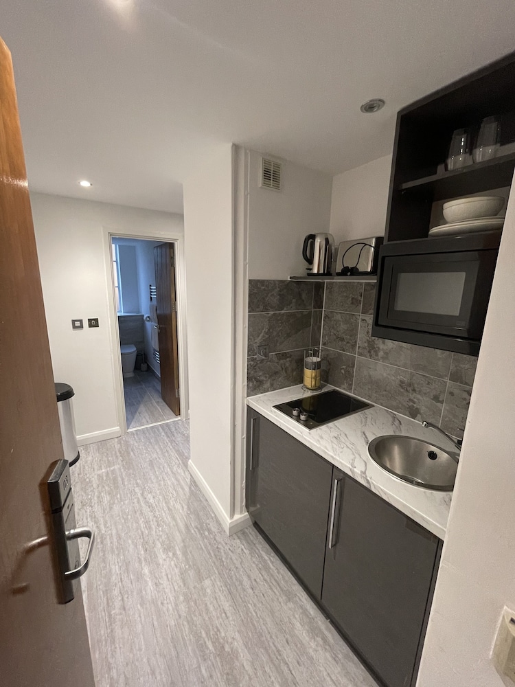 Roland House Apartments 21/54