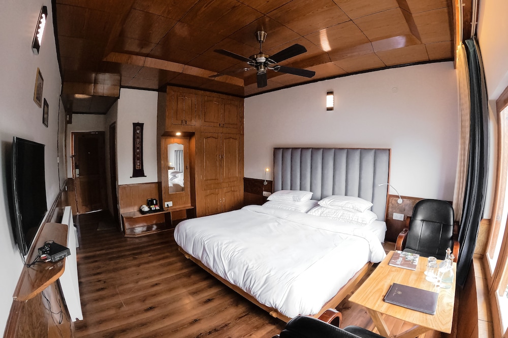 Hotel Cho Palace 7/26
