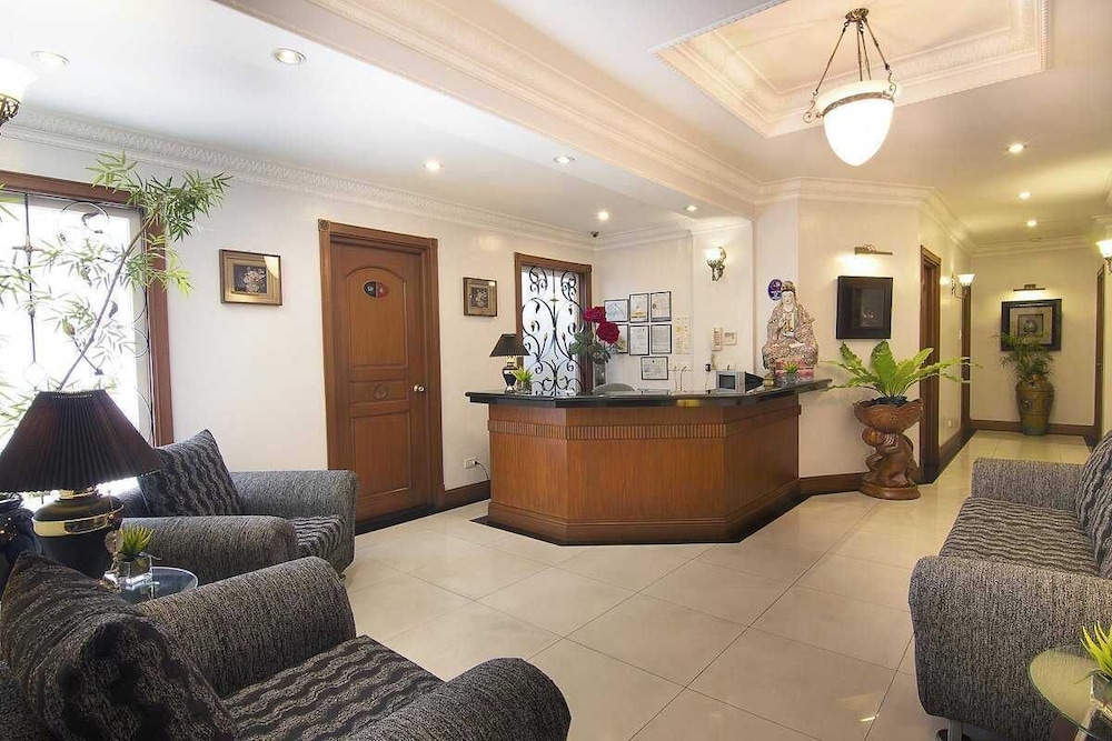 Townhouse OAK Makati Manila Near PNR Pasay Evangelista formerly VIP Suites 9/47