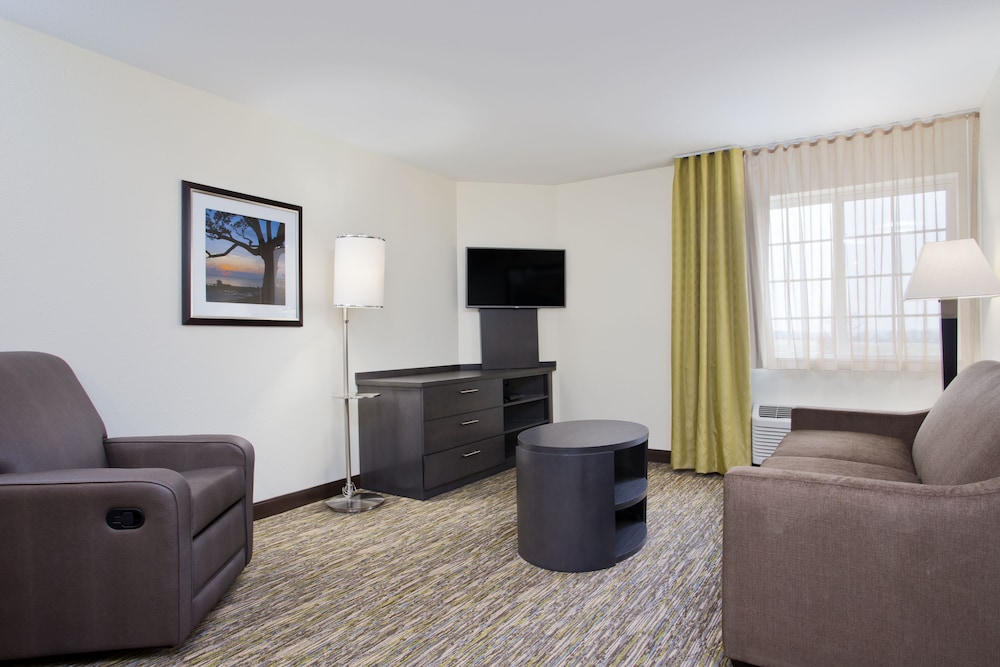 Candlewood Suites Oak Grove - Fort Campbell 39/65
