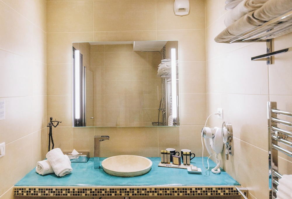 BOUTIQUE HOTEL LIBERATA 50/50