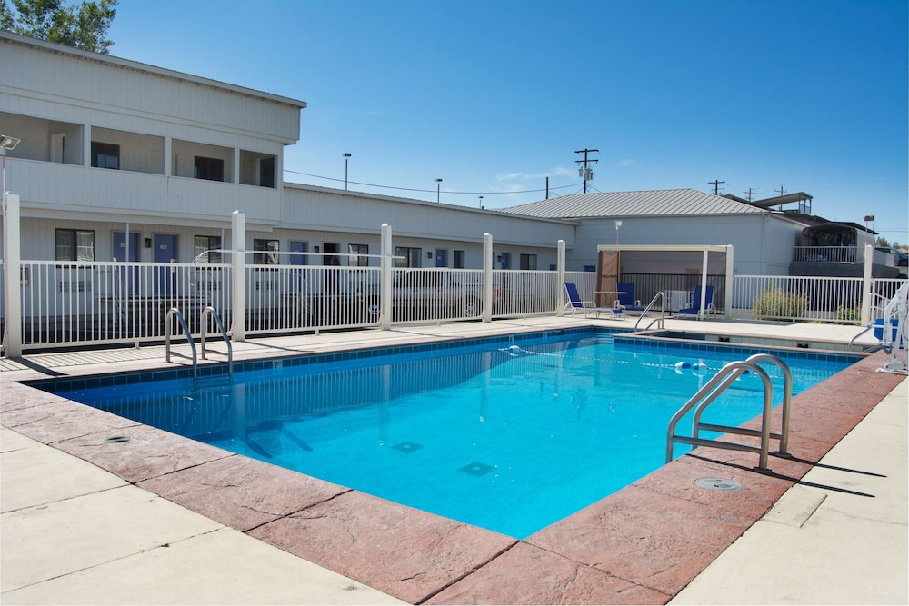Motel6 Madras, OR 3/47