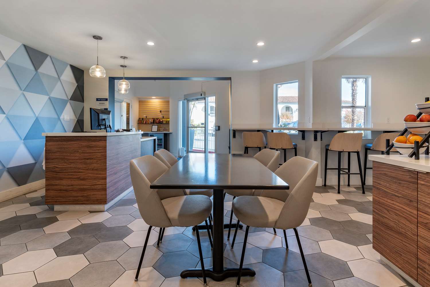 Best Western Plus Executive Suites 15/19