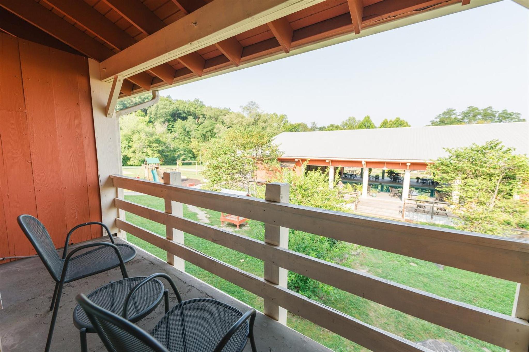 Brown County Inn 4/50