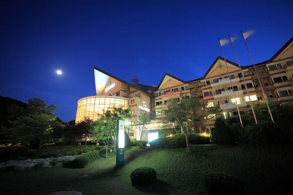 Hanwha Resorts Sanjeong Lake Annecy 3/47