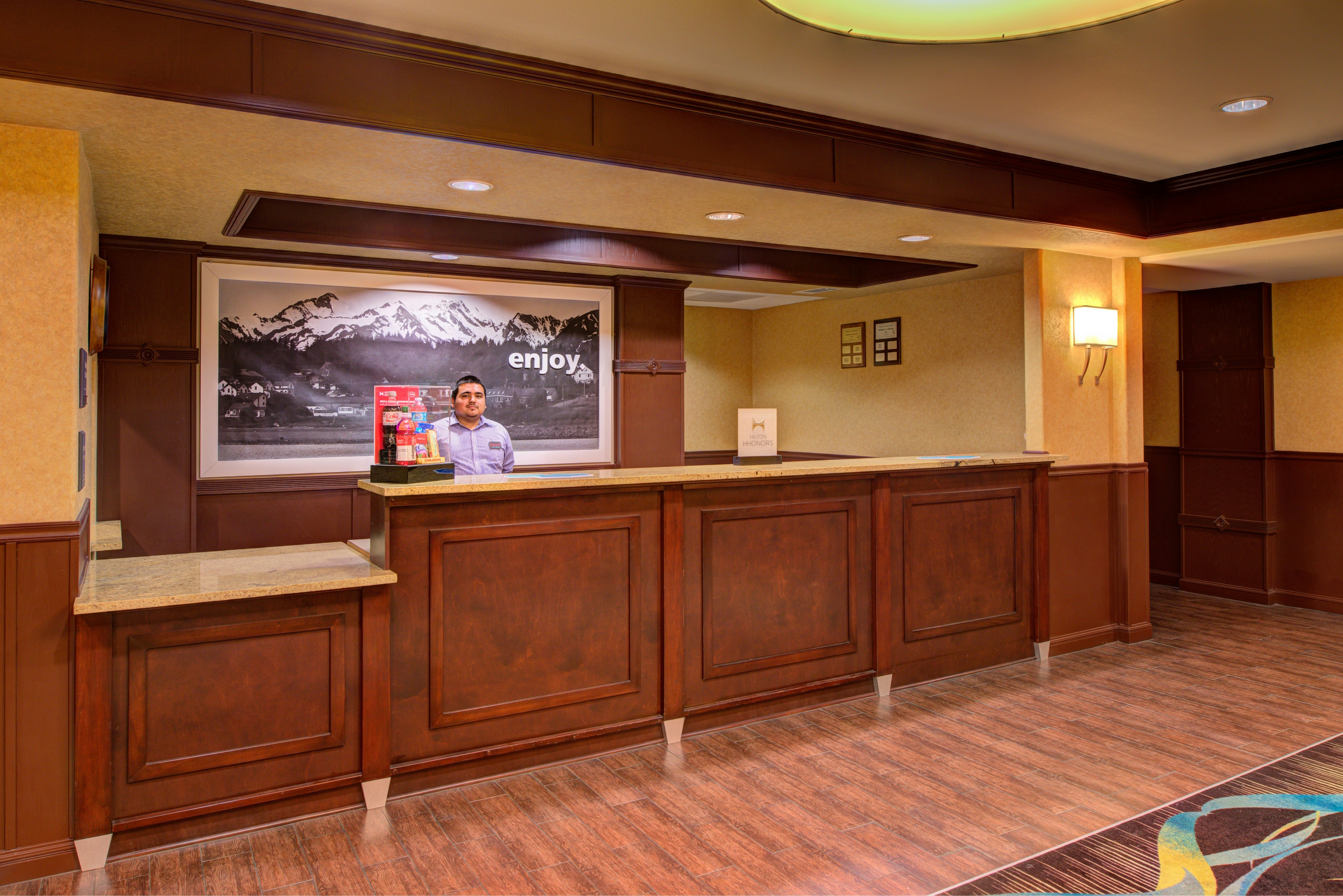 Hampton Inn Suites Ontario 8/60