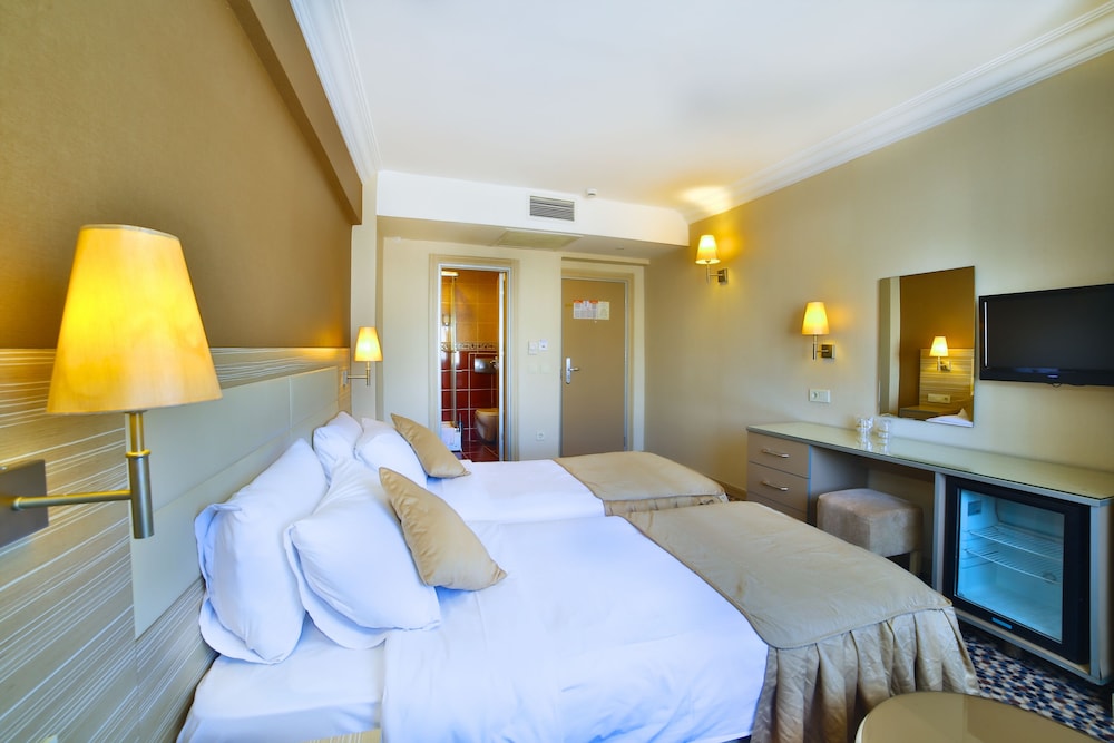 Grand Emin Hotel 14/47