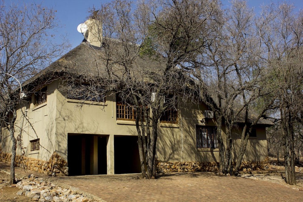 Thabaledi Game Lodge 2/50