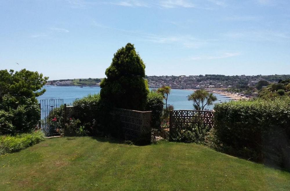 Grand Hotel Swanage 46/50