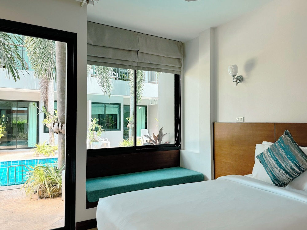 XAYA Pool Access Resort 25/39