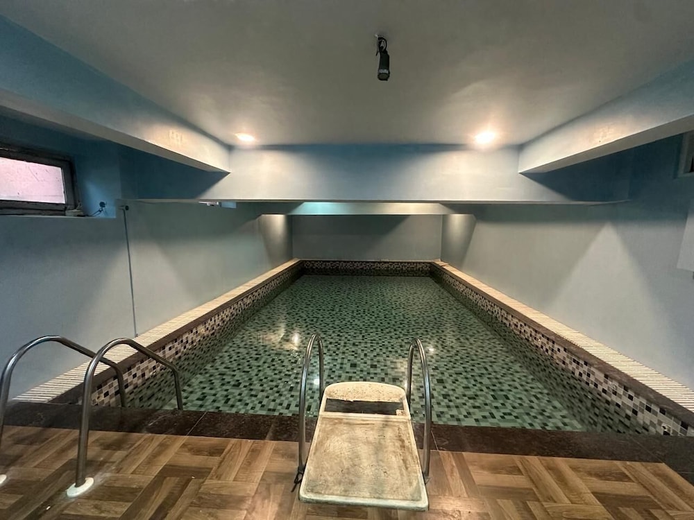 Hotel Mount Regency 44/67