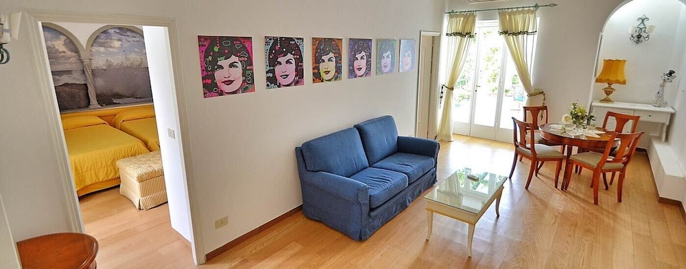 Hotel Gatto Bianco 32/46