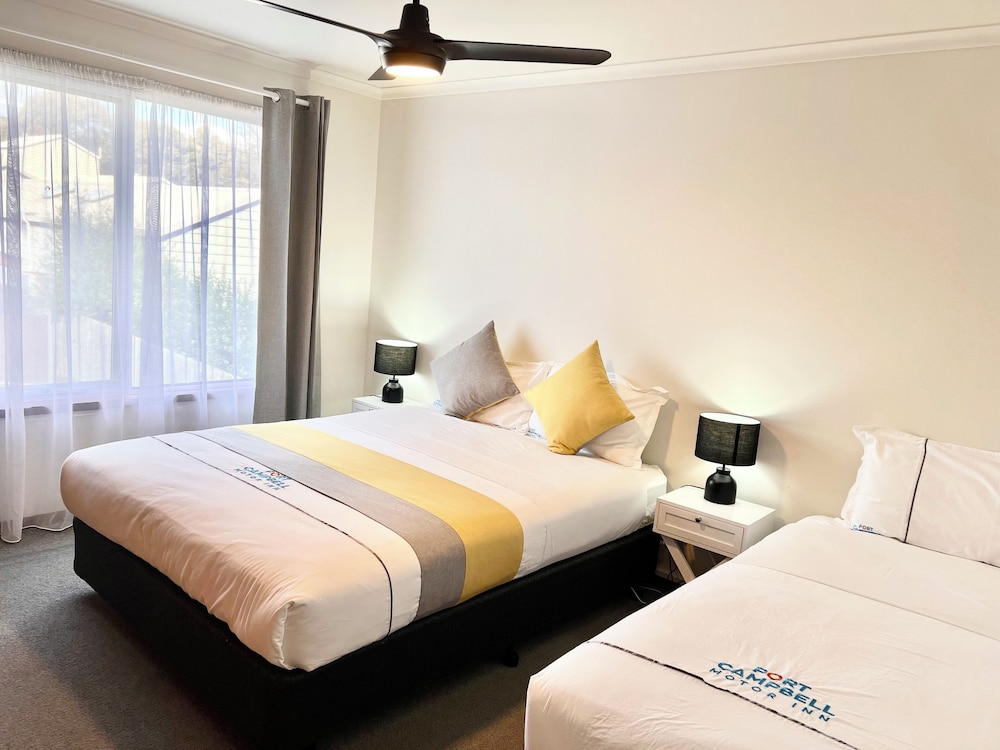 2 Bedrooms, Upstairs, Apartment, Single Bed, 2 Queen Beds, Sofa