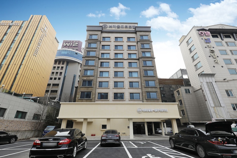 Carlton Hotel 52/62