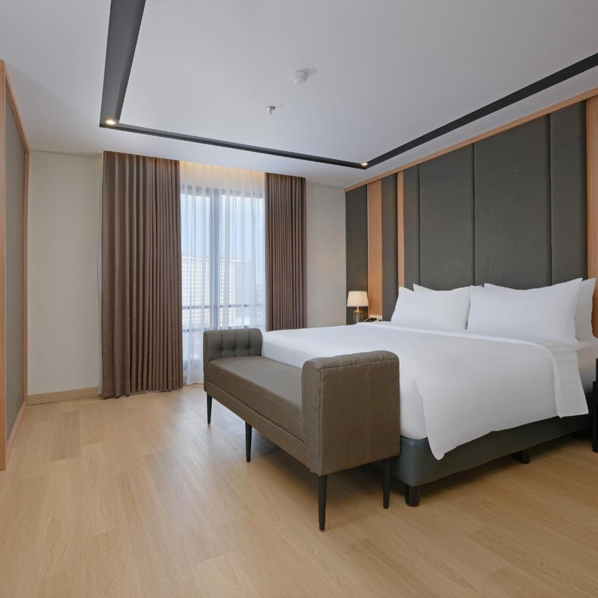 PRESIDENTIAL, SUITE