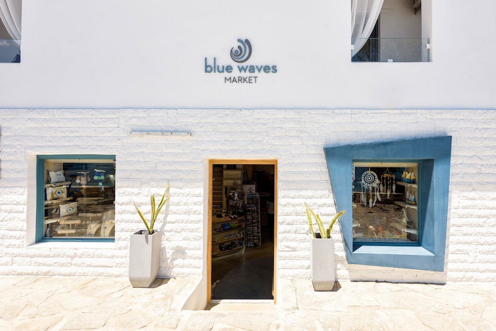 Blue Waves Suites & Apartments - To Kyma photo1