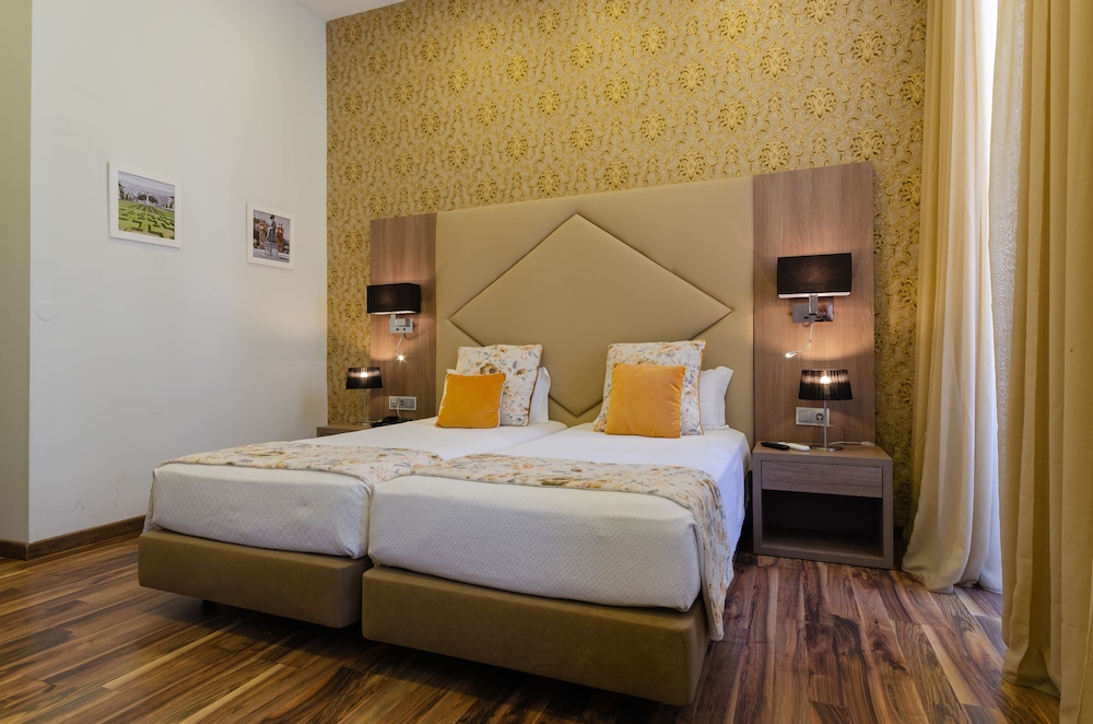 SUPERIOR, TWIN BEDS