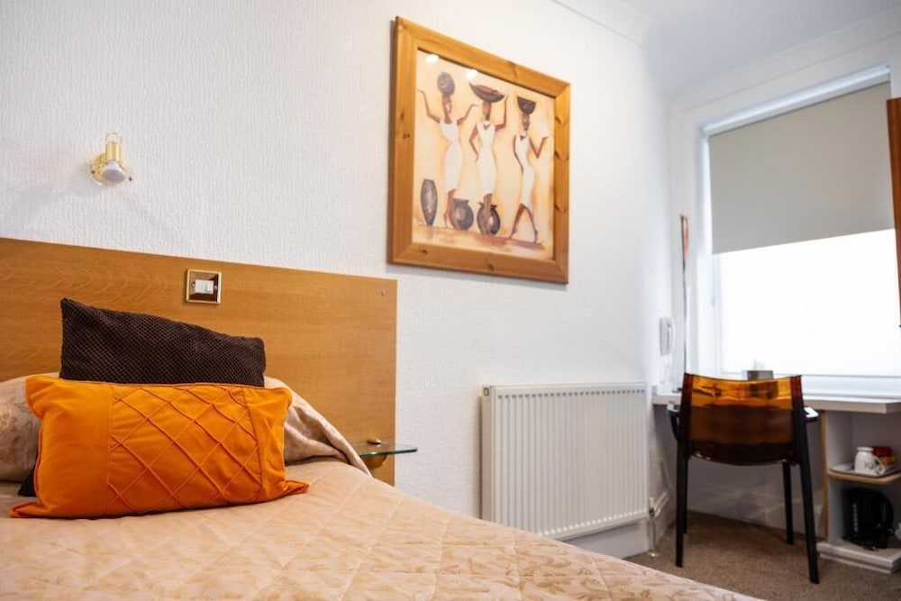 Park Manor Hotel 5/50
