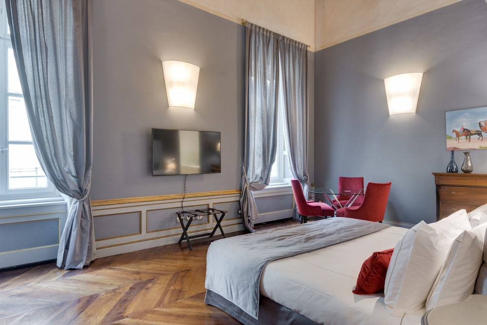 Palazzo Del Carretto Art Apartments 28/72