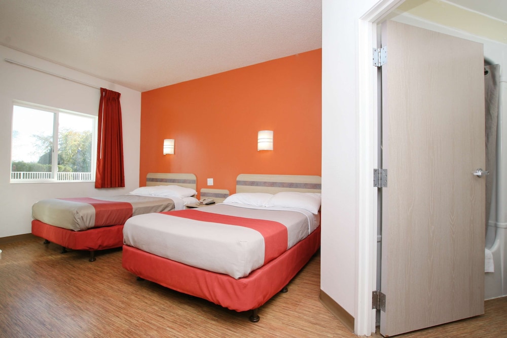 Motel6 Colchester VT - Burlington 25/45