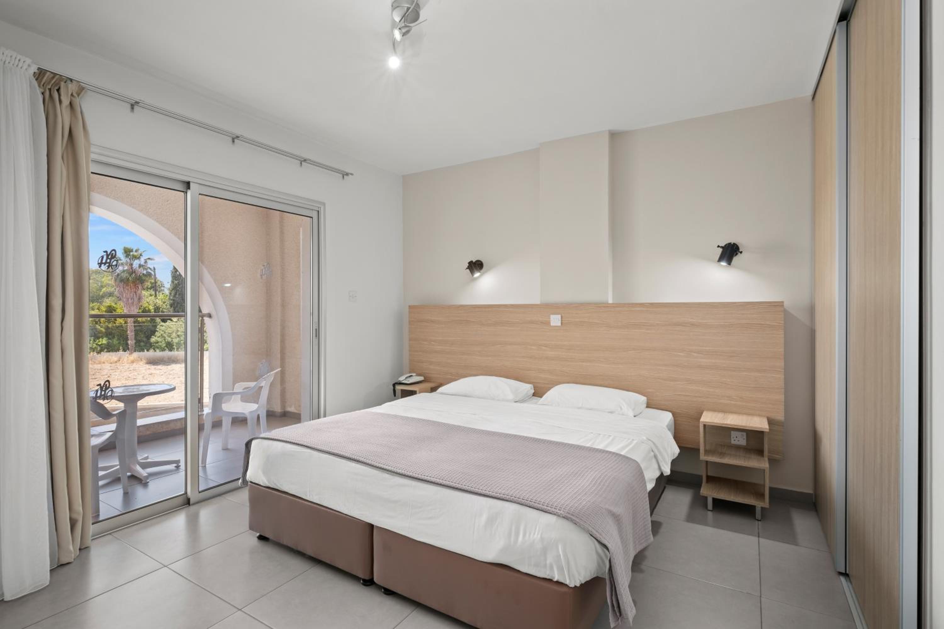 1 Bedroom, Deluxe, Apartment, King Bed, Sofa