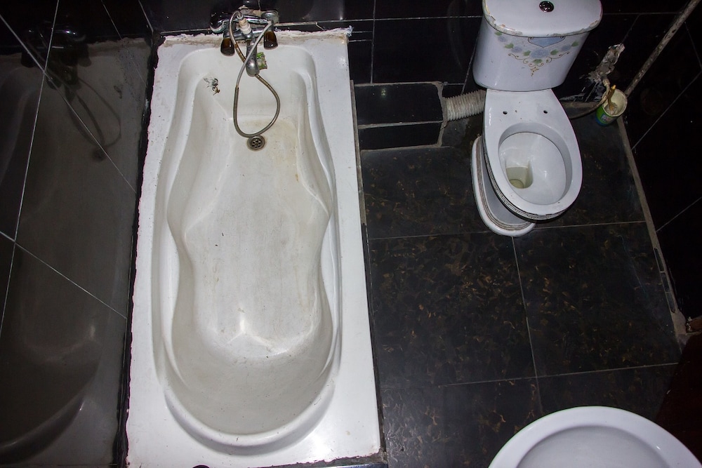 Emglo Suites 33/36
