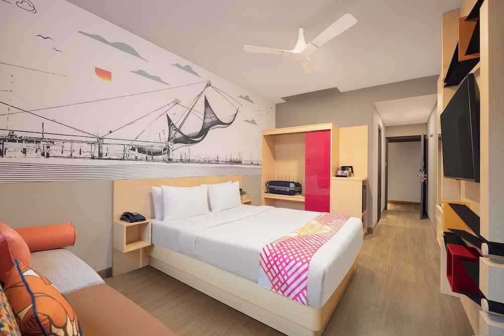 Luxe Queen Room
