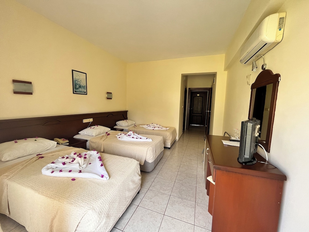 Imeros Hotel 8/25