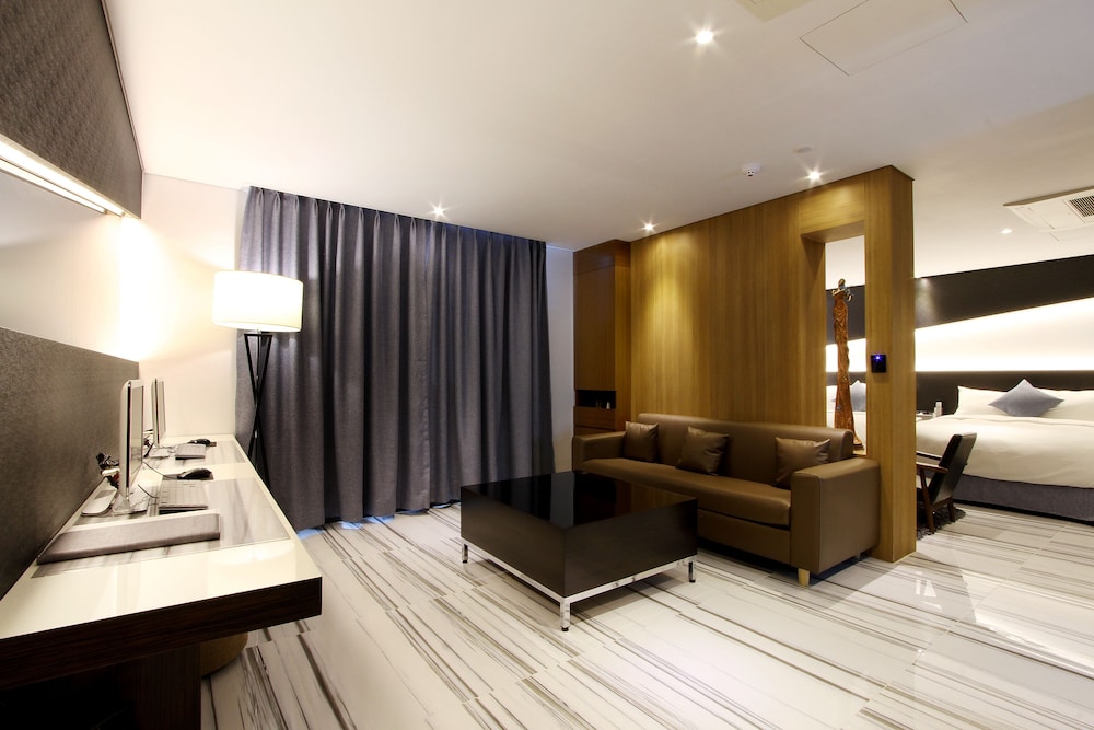 Royal Prime Hotel 19/50