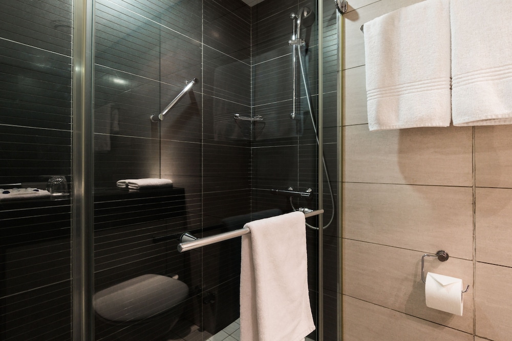 HOLIDAY INN EXPRESS DURBAN - UMHLANGA 39/83