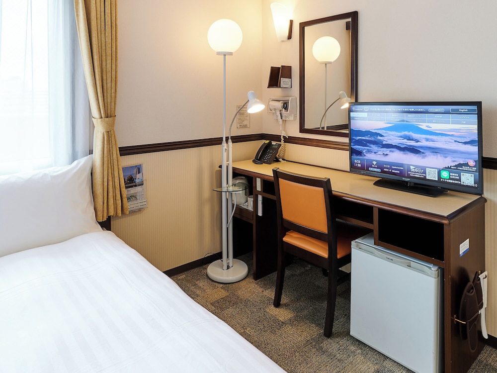 Toyoko Inn Kashiwa-Eki Nishi-Guchi 55/59