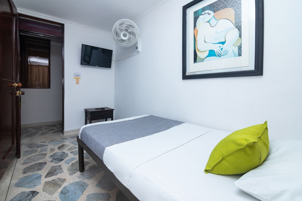 Hotel Ayenda Calypso 1142 7/34