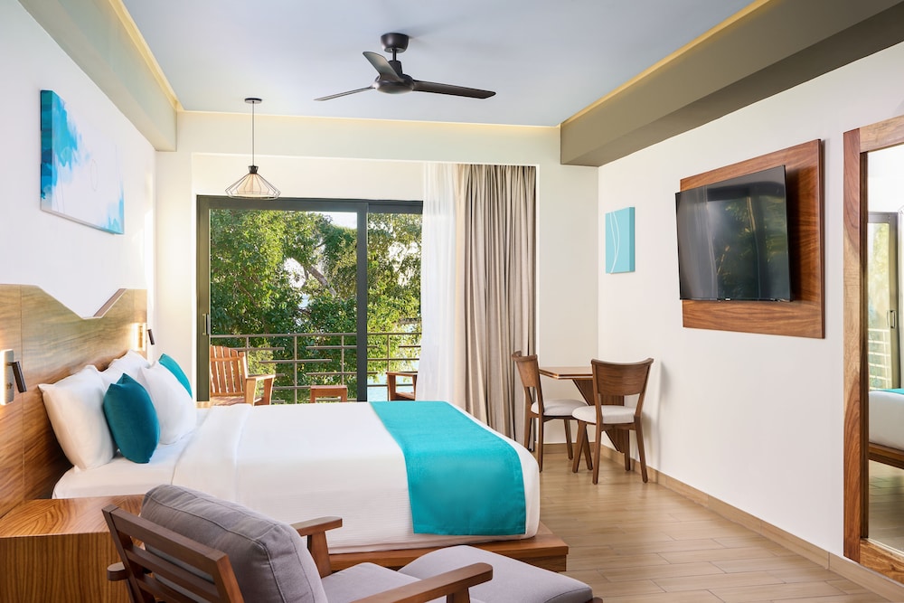 Cristalino Lagoon Front Hotel, Restaurant & Spa 30/94