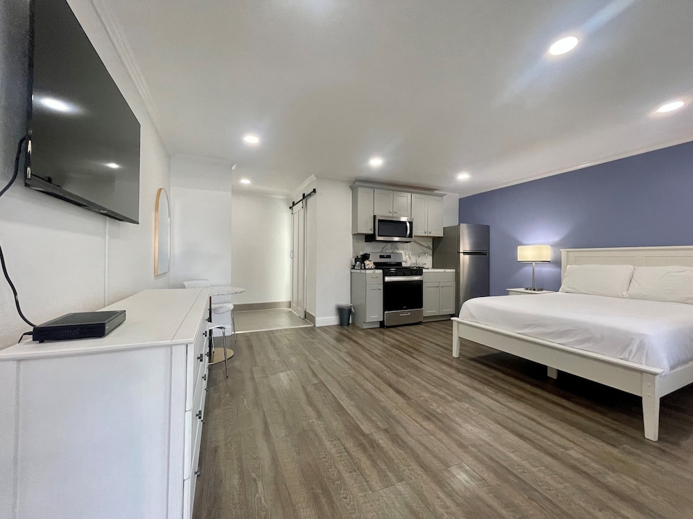 Budget Inn Lompoc 11/60