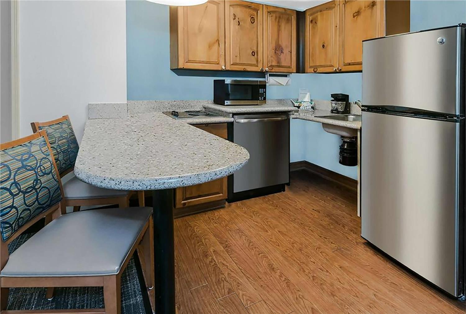 MainStay Suites Phoenix North 34/39