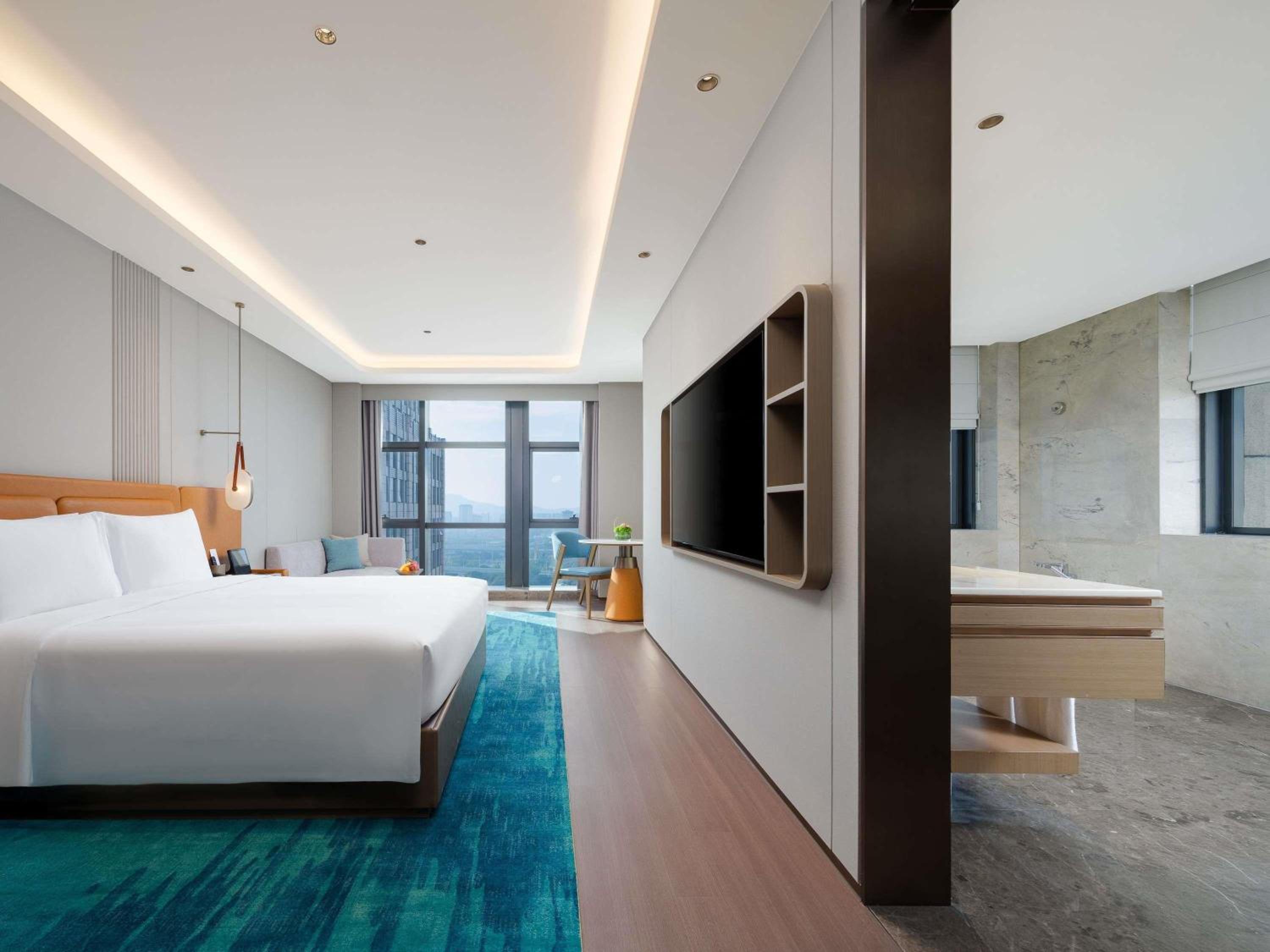 Deluxe, King Bed, Executive Level