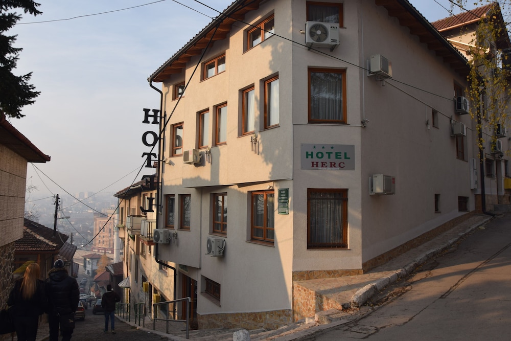 Hotel Herc 4/71