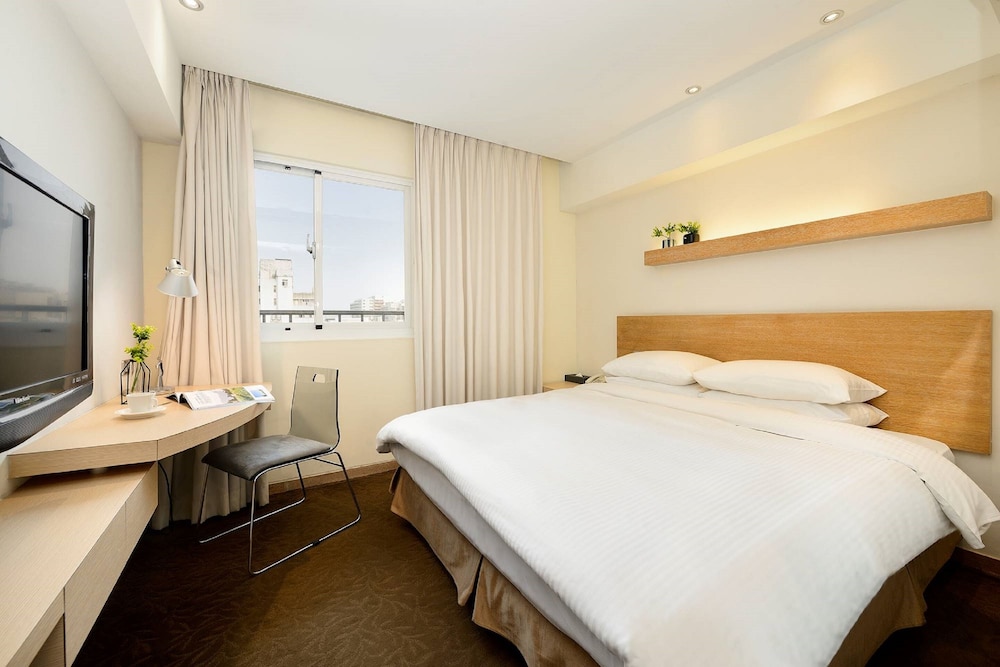 Beacon Hotel 35/69