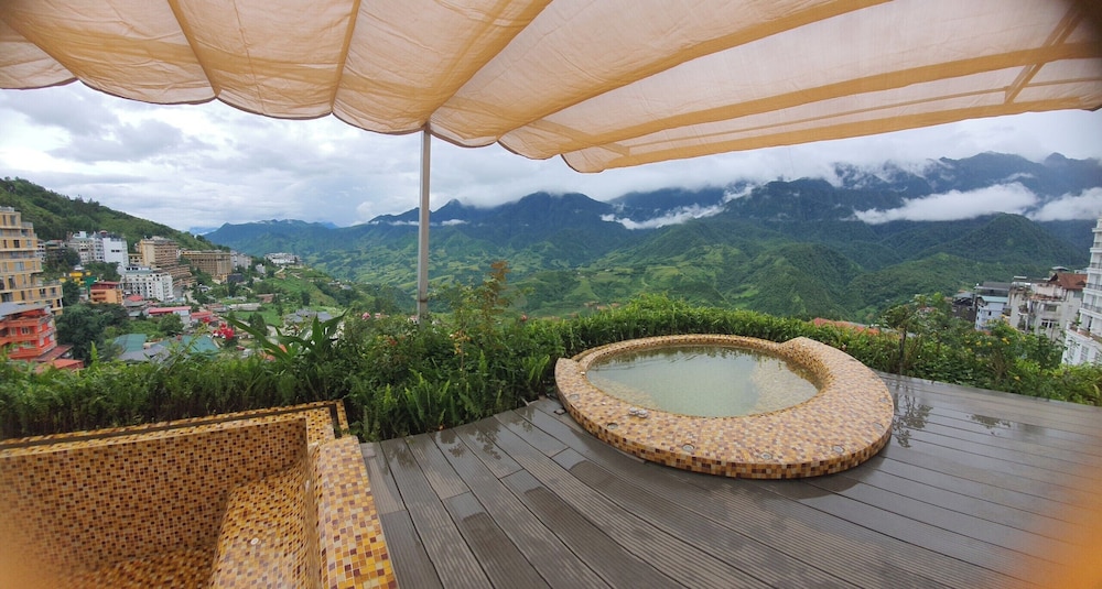 Phuong Nam Mountain View Hotel 28/35