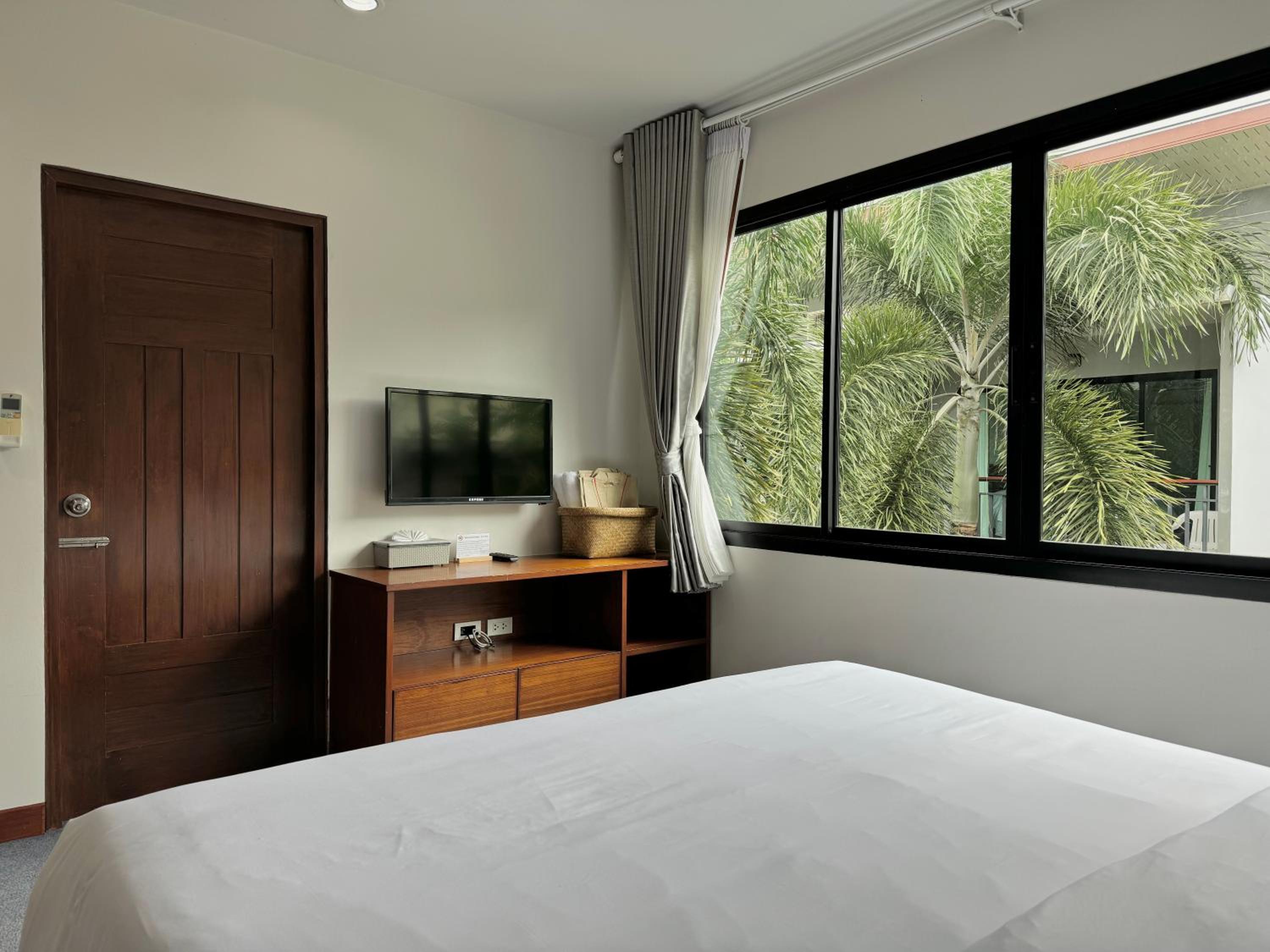 SUPERIOR, DOUBLE BED