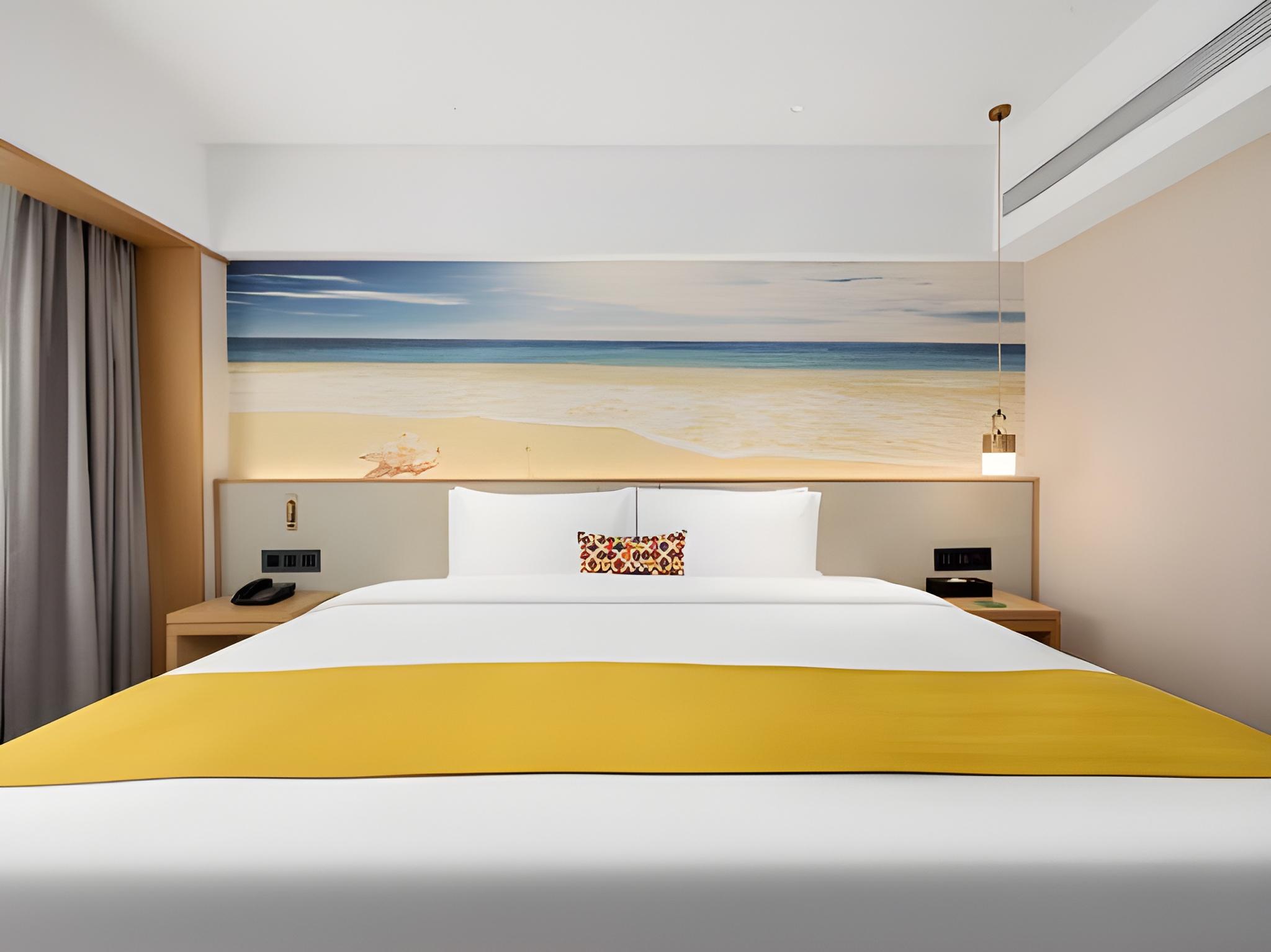 Hollywood, Family, King Bed