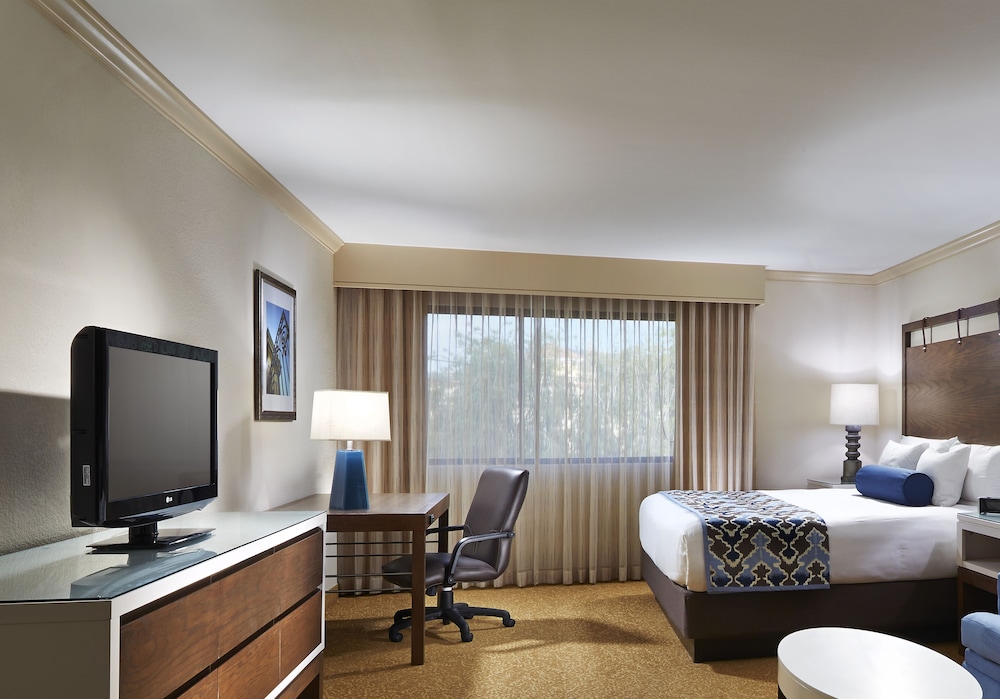 The Anza A Calabasas Hotel 7/39