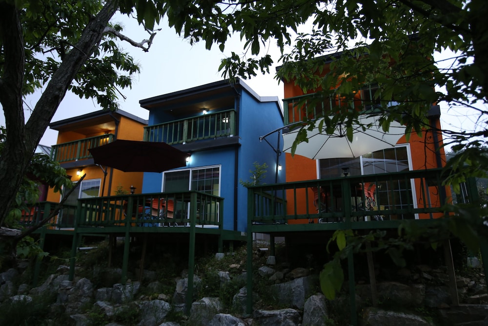 Pension Cafe Yoon & Park 6/74