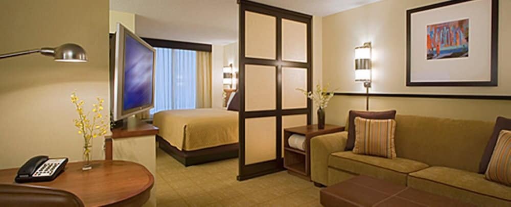 Hyatt Place Coconut Point 37/64