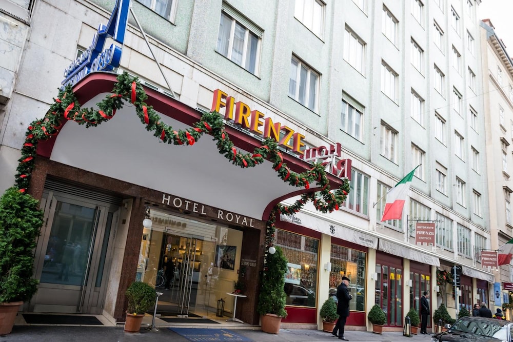 Hotel Royal 7/52